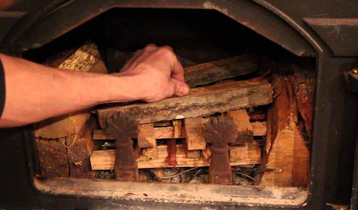 how to start a fire with wood